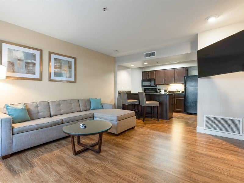 Chase Suite Hotel Brea Fullerton — photo 56 of 60